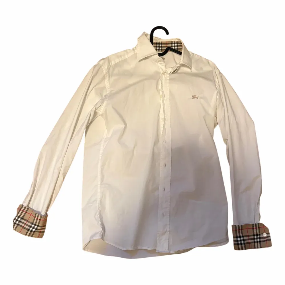 Burberry Klassisk Bomullsskjorta med Rutigt Foder