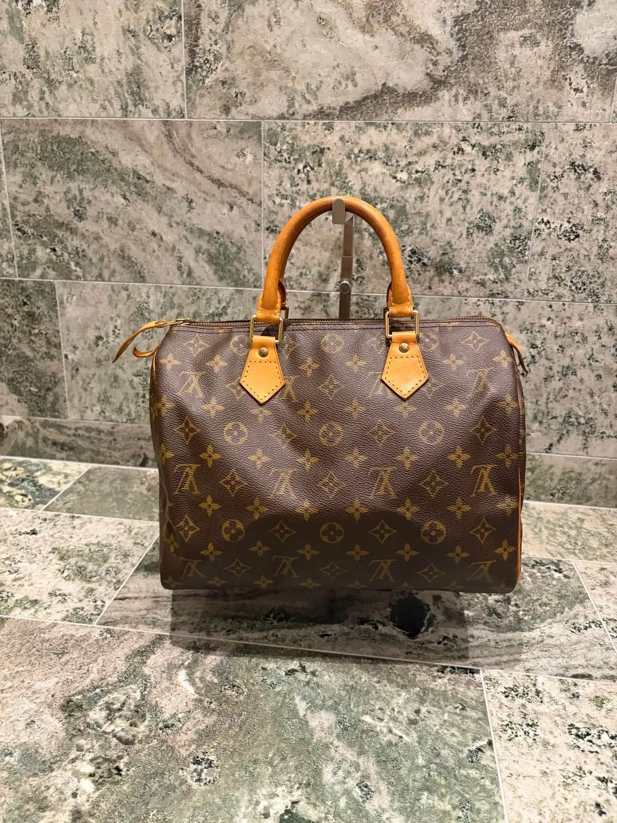 Louis Vuitton Speedy 30